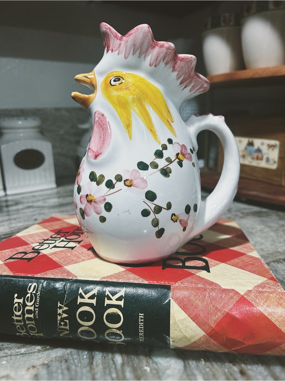 Hand painted Italian majolica pottery, rooster shaped ceramic pitcher